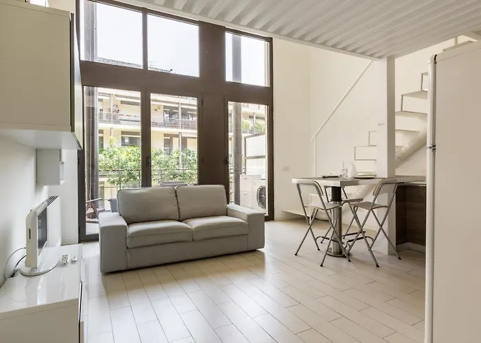 Apartmán Guesthost - Elegant Loft With Balcony! *