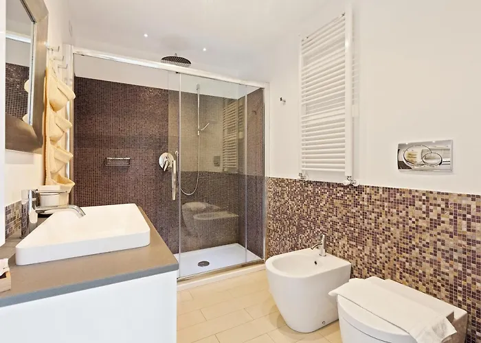 Guesthost - Elegant Loft With Balcony! Apartmán Milán