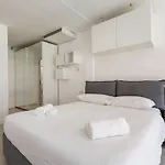 Guesthost - Elegant Loft With Balcony! Apartman *