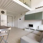 Guesthost - Elegant Loft With Balcony! Apartman *