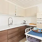 Guesthost - Elegant Loft With Balcony! Milánó