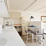 Guesthost - Elegant Loft With Balcony! Apartman Milánó