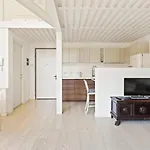 Guesthost - Elegant Loft With Balcony! Apartman *