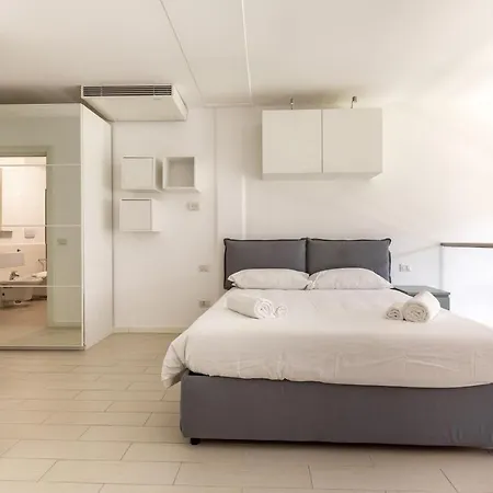 Guesthost - Elegant Loft With Balcony! Apartamento Milán